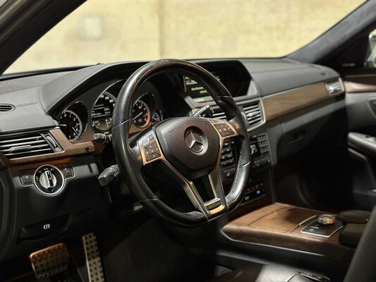 Mercedes-Benz E500 AMG 4.6 V8 Edition Sport 4Matic 408hp 2011 E-class, 83-XFS-9