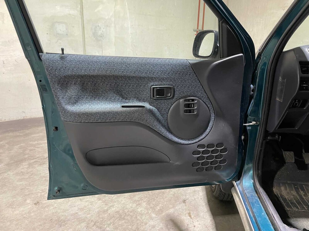 Daihatsu Terios 1.3 SXE 86PS 2001, 56-HB-RD