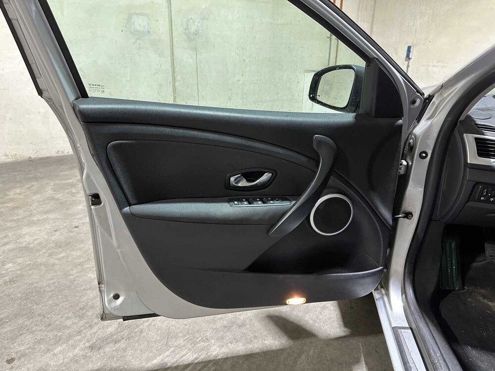 Renault Mégane Kombi 1.9 dCi Dynamique 131PS 2010, 7-XNN-90