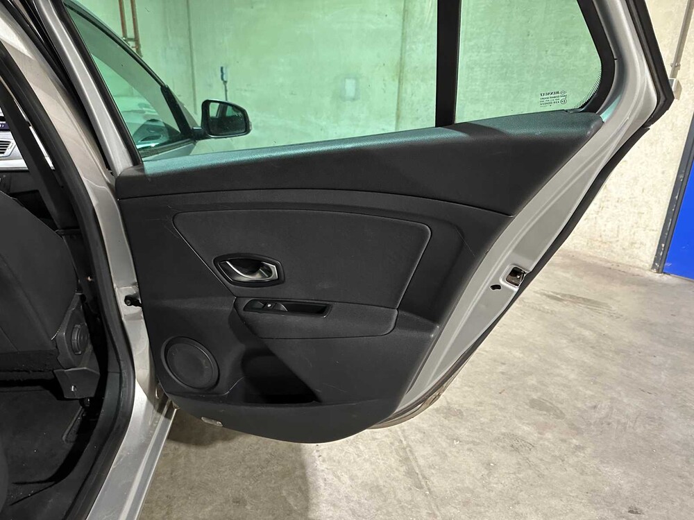 Renault Mégane Kombi 1.9 dCi Dynamique 131PS 2010, 7-XNN-90