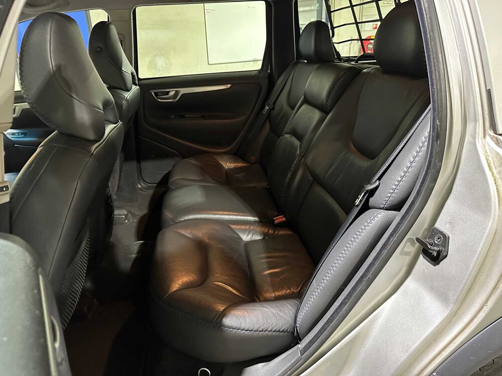 Volvo XC70 2.5 T Momentum 209pk 2006, 84-TK-VN