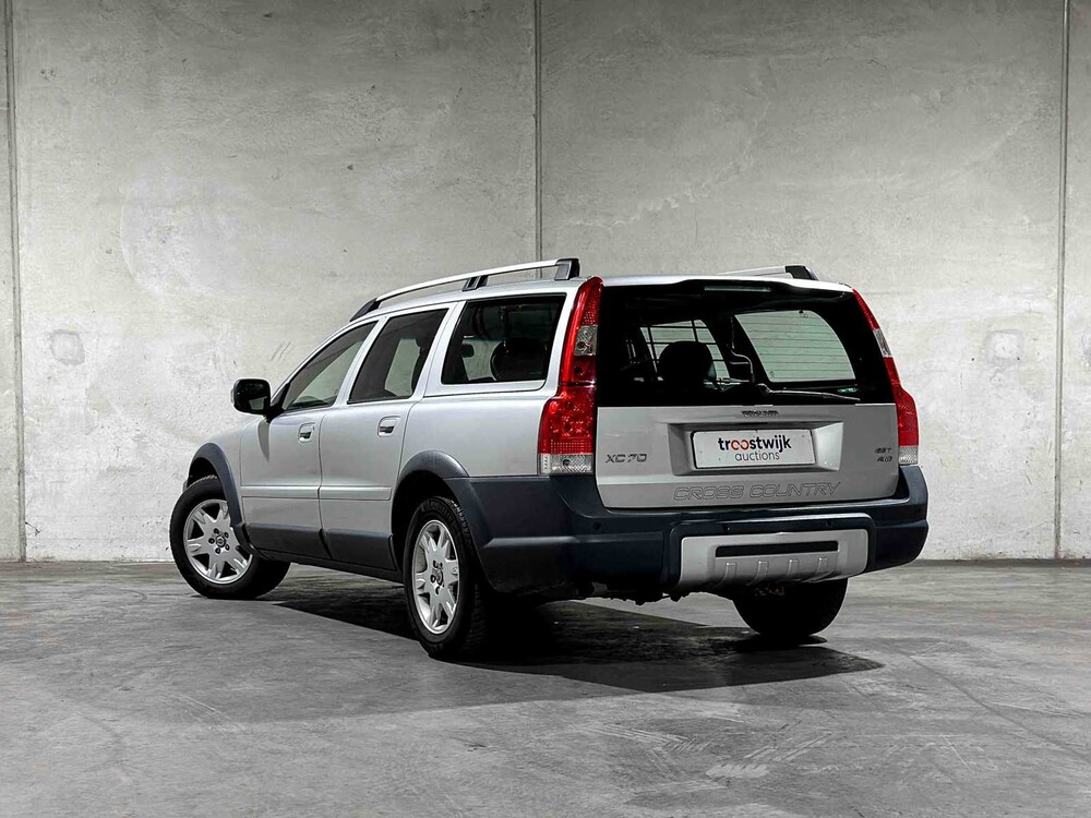 Volvo XC70 2.5 T Momentum 209pk 2006, 84-TK-VN