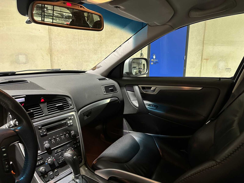 Volvo XC70 2.5 T Momentum 209pk 2006, 84-TK-VN