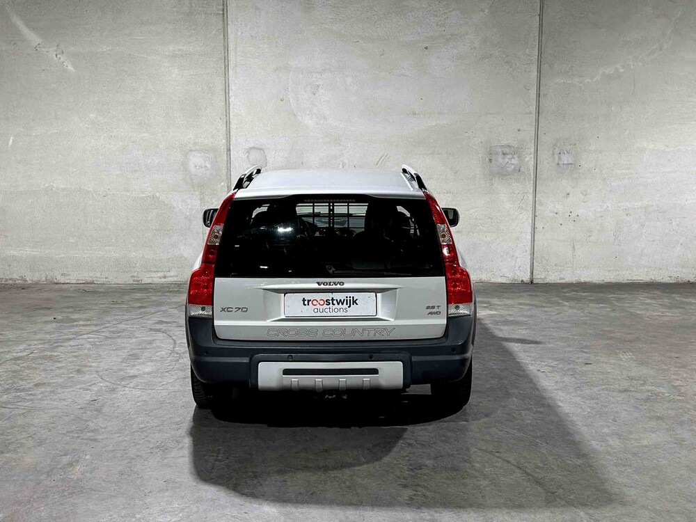 Volvo XC70 2.5 T Momentum 209pk 2006, 84-TK-VN