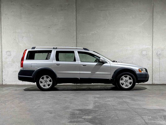 Volvo XC70 2.5 T Momentum 209hp 2006, 84-TK-VN