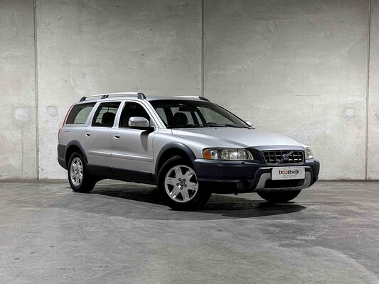 Volvo XC70 2.5 T Momentum 209hp 2006, 84-TK-VN