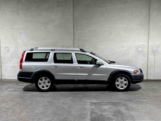 Volvo XC70 2.5 T Momentum 209hp 2006, 84-TK-VN
