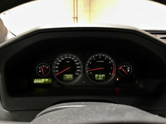 Volvo XC70 2.5 T Momentum 209hp 2006, 84-TK-VN
