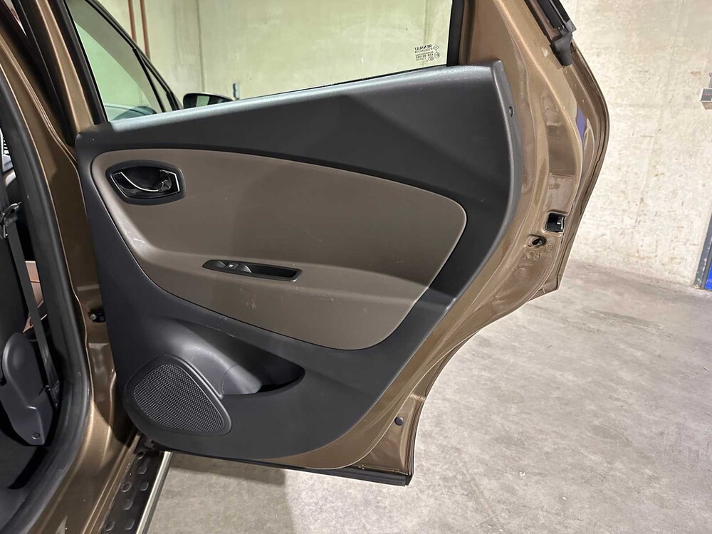 Renault Captur 1.2 TCe Barista 118hp 2016 (Automatik), HR-865-J