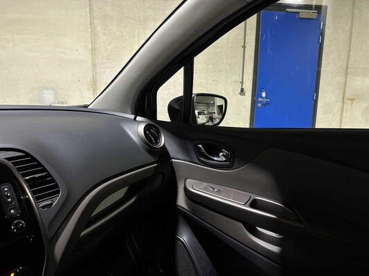 Renault Captur 1.2 TCe Barista 118hp 2016 (Automatic), HR-865-J