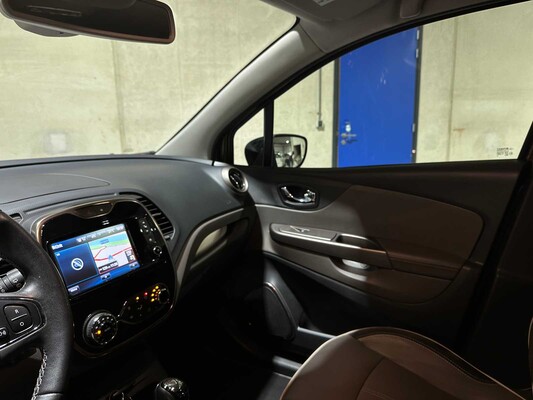 Renault Captur 1.2 TCe Barista 118hp 2016 (Automatic), HR-865-J