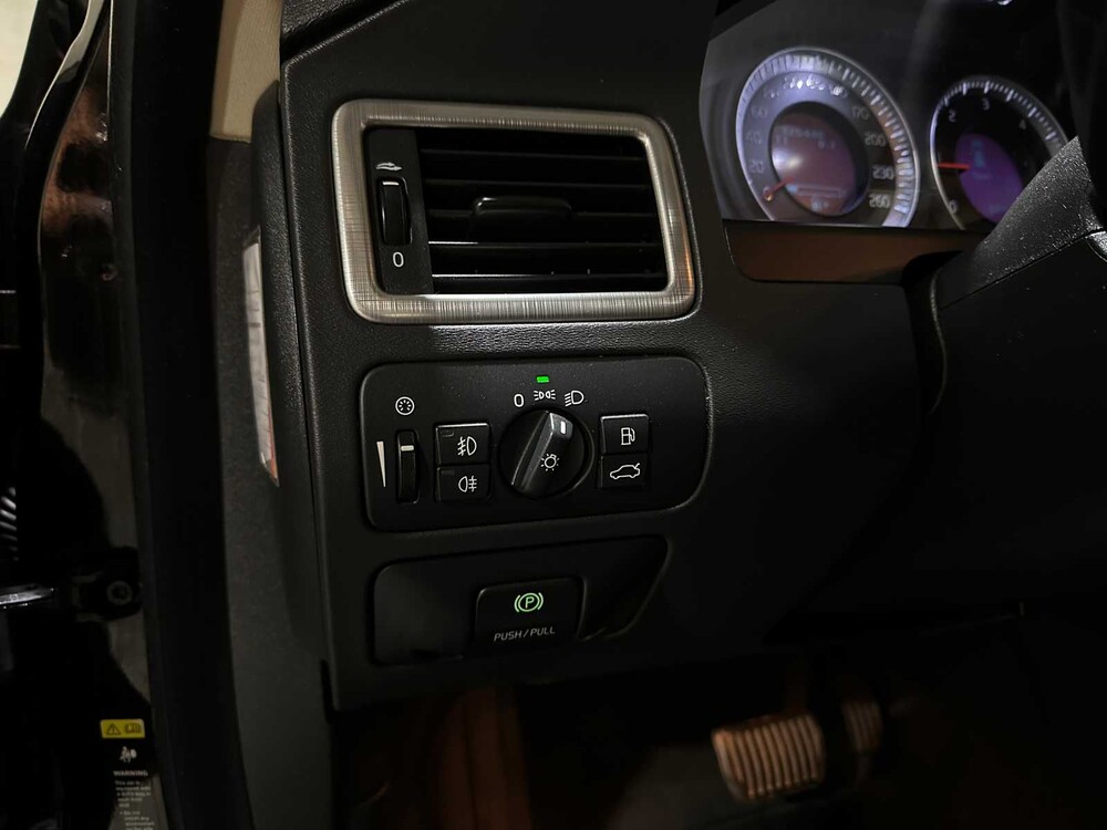 Volvo XC70 2.4 D5 Summum Automatik 185PS 2009, SL-408-H