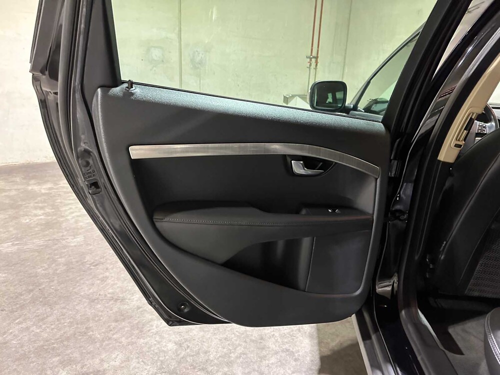 Volvo XC70 2.4 D5 Summum Automatik 185PS 2009, SL-408-H