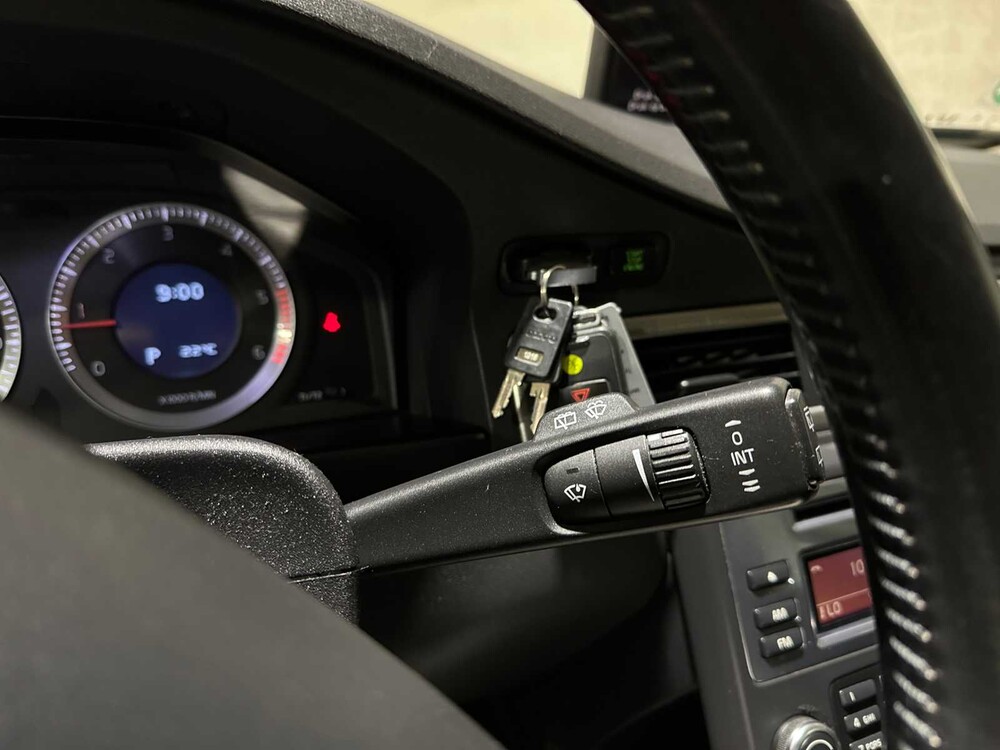 Volvo XC70 2.4 D5 Summum Automatik 185PS 2009, SL-408-H