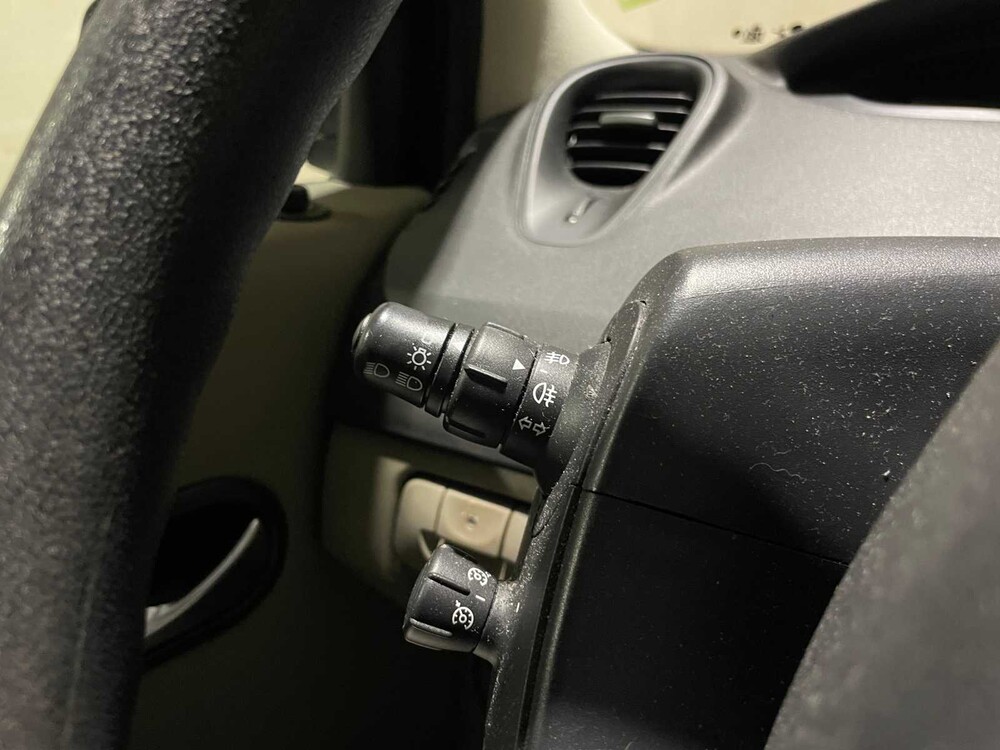 Renault Scénic 1.6-16V Dynamic Comfort 111PS 2005, 28-SF-KN