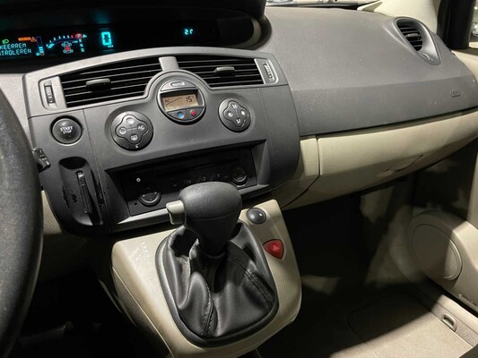 Renault Scénic 1.6-16V Dynamic Comfort 111hp 2005, 28-SF-KN