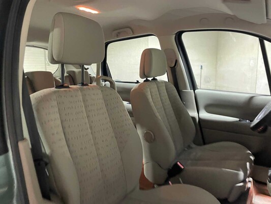 Renault Scénic 1.6-16V Dynamic Comfort 111hp 2005, 28-SF-KN