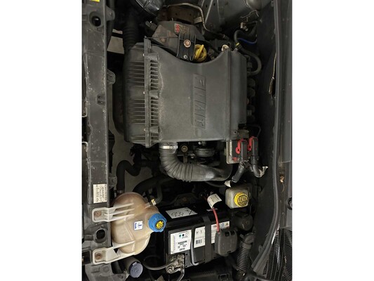 Fiat Grande Punto 1.4-16V Sportsound Plus 95hp 2006, 31-TL-LT