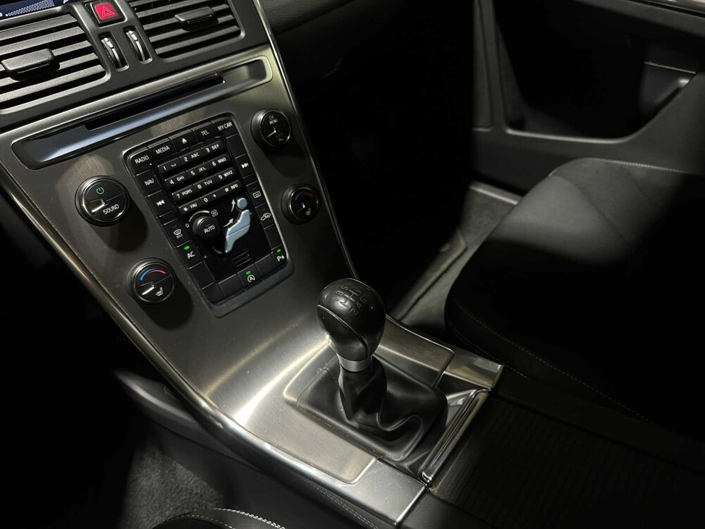 Volvo XC60 2.0 D4 5-Zylinder Momentum 163PS 2012, KT-999-X