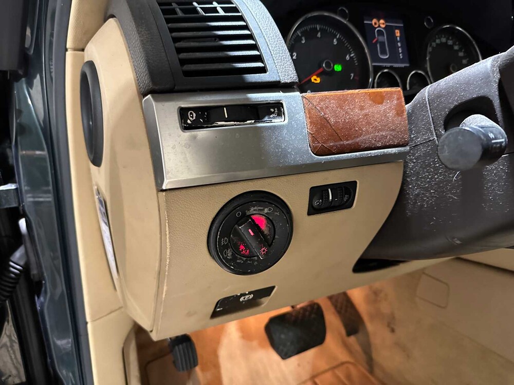 Volkswagen Touareg 3.2 V6 220PS 2003, 10-LV-HJ Youngtimer