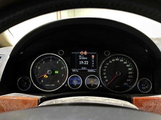 Volkswagen Touareg 3.2 V6 220hp 2003, 10-LV-HJ Youngtimer