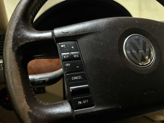 Volkswagen Touareg 3.2 V6 220hp 2003, 10-LV-HJ Youngtimer