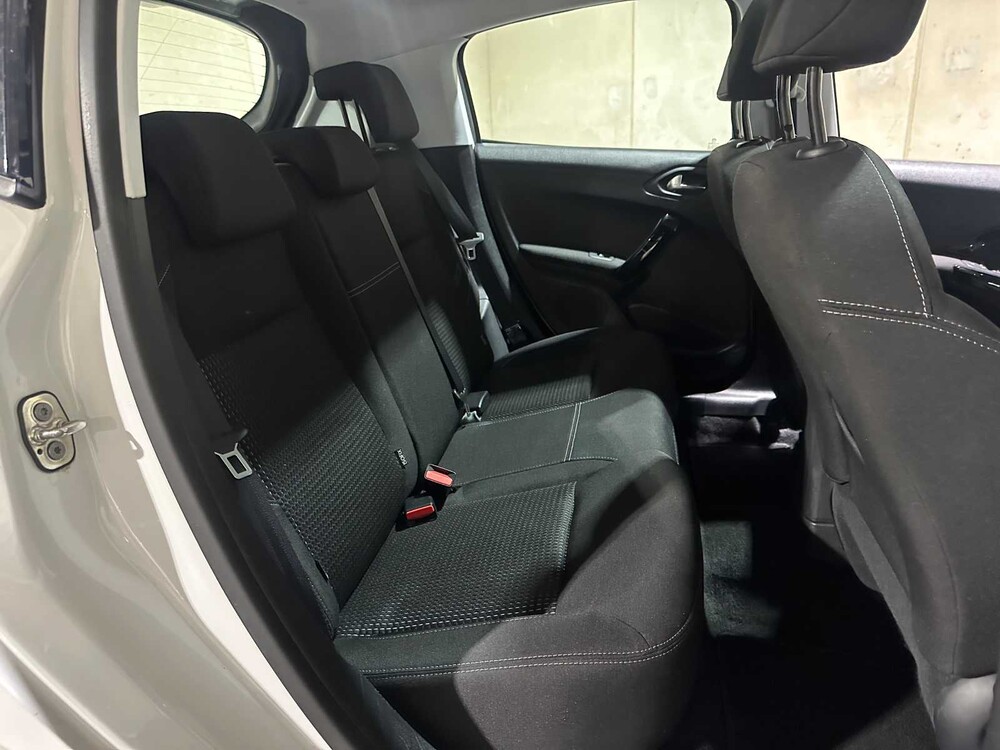 Peugeot 208 1.6 BlueHDi Blue Lease Premium 99PS 2015, HS-789-P