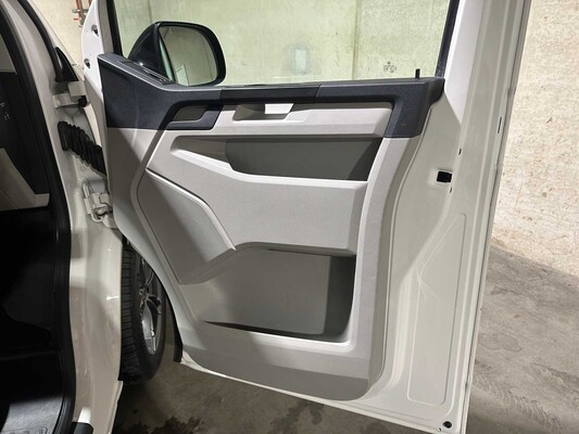 Volkswagen Transporter 2.0 TDI 150HP DSG DC Highline L2H1 (Double Cab) 150hp 2017, VJF-25-S Commercial Vehicle