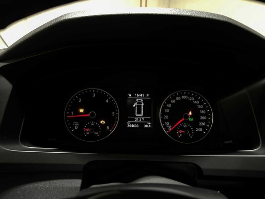 Volkswagen Transporter 2.0 TDI 150HP DSG DC Highline L2H1 (Double Cab) 150hp 2017, VJF-25-S Commercial Vehicle