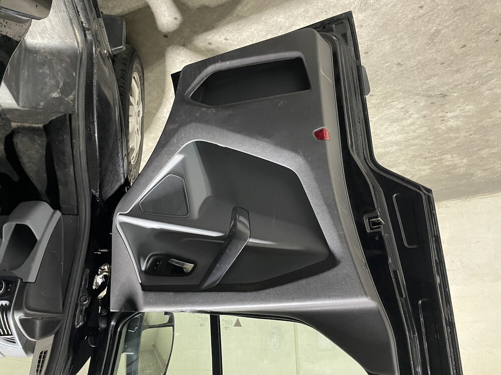 Ford Transit Custom 310 2.2 TDCI Limited 155PS Nutzfahrzeug 2015, VDR-51-D