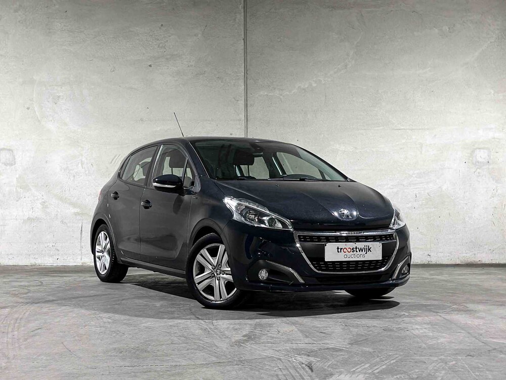 Peugeot 208 1.2 PureTech Signature 83PS 2019, XR-330-V
