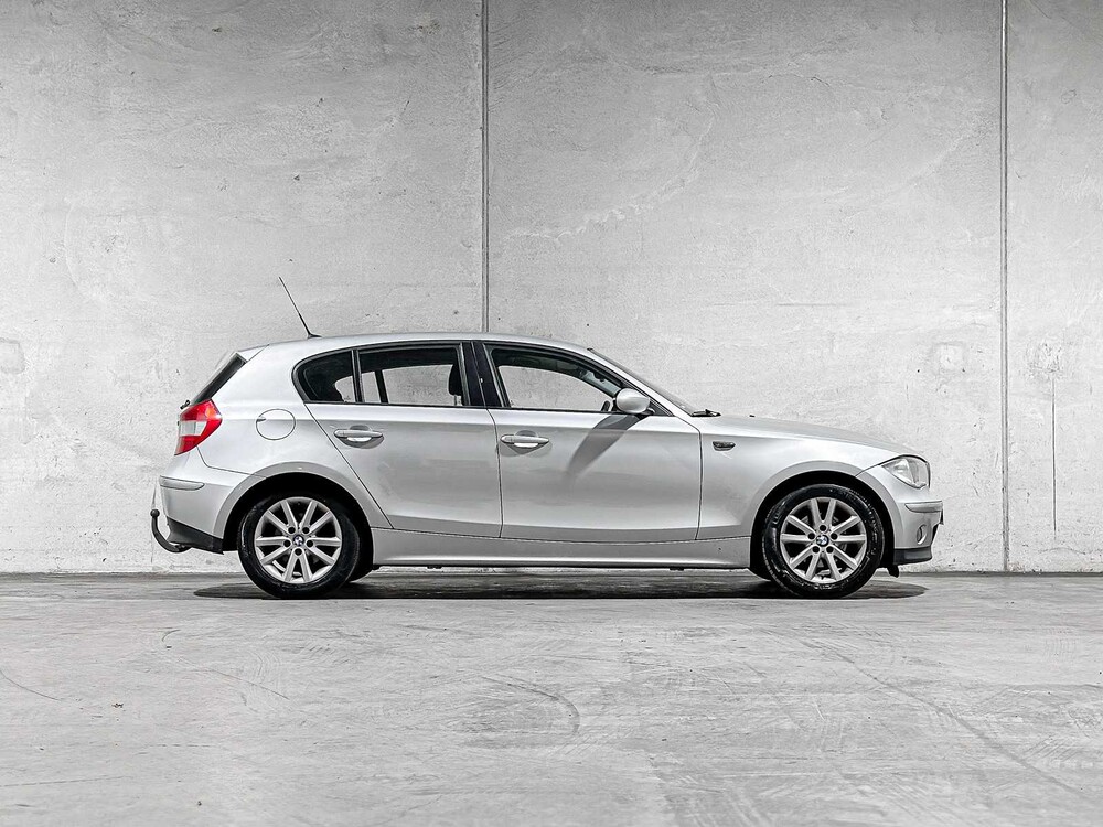 BMW 118i High Executive 129pk 2005 1-serie, 46-RK-RP