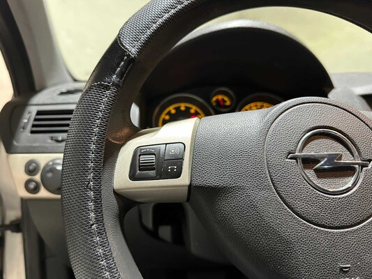 Opel Astra GTC 1.8 Temptation 140pk 2007, 88-XT-FZ Youngtimer