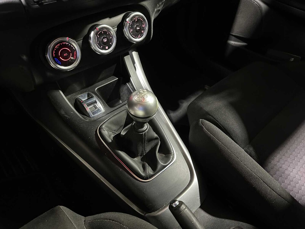 Alfa Romeo Giulietta 1.4 T Distinctive 120pk 2010, KX-159-R