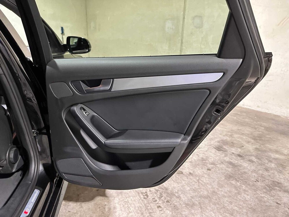 Audi A4 Avant 1.8 TFSI Automaat S Edition 170pk 2015, 4-ZRD-12