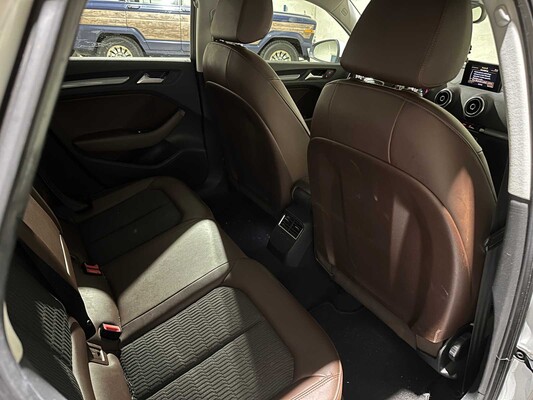 Audi A3 Limousine 1.4 TFSI CoD Ambiente Pro Line Plus 150pk 2015, 5-ZFD-12