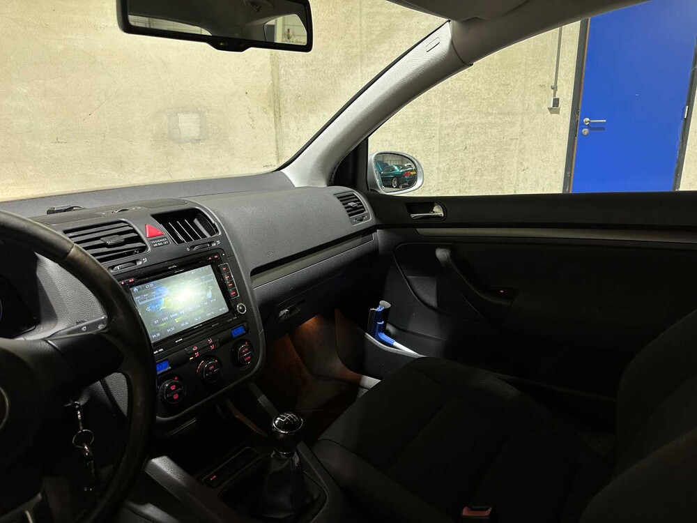 Volkswagen Golf 1.6 FSI Comfortline 116pk 2005, 01-PZ-RK 