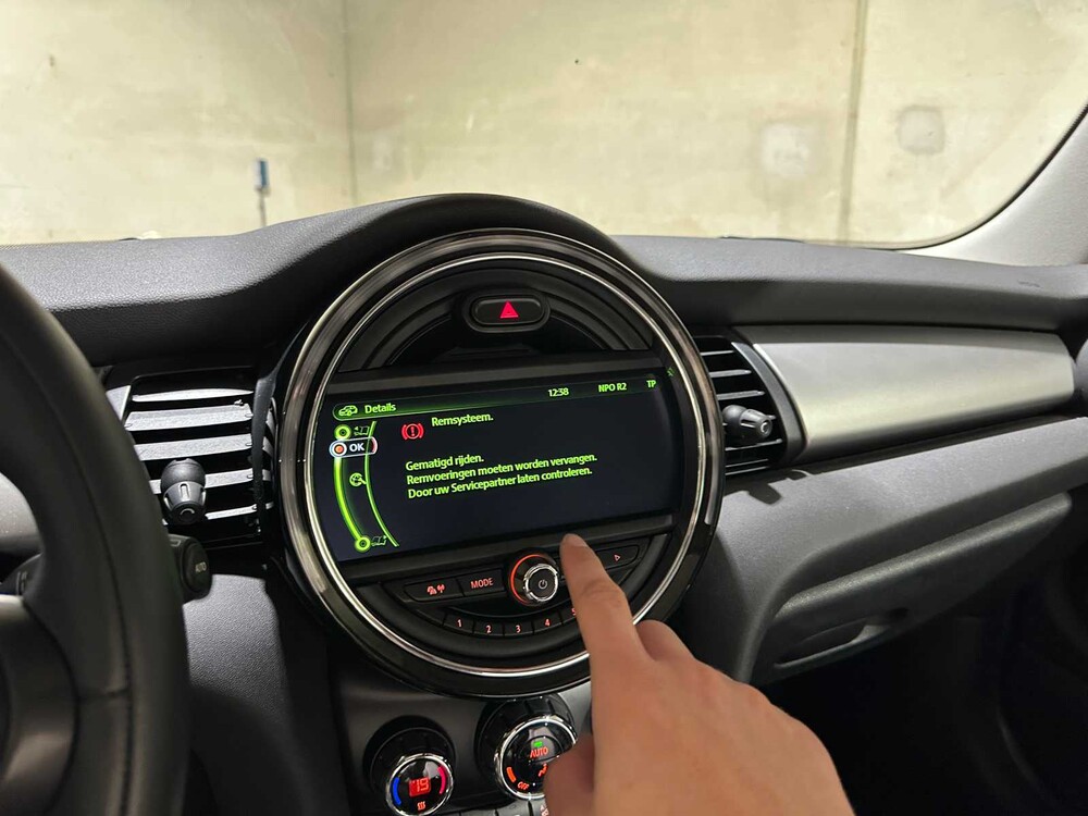 Mini Cooper D Chili 1.5 AUTOMAAT 116pk 2015, GV-718-D