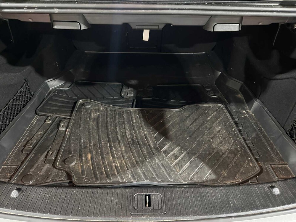 Mercedes-Benz E500 4.6 V8 Edition Sport AMG-Line 4Matic 408pk 2011 E-klasse, 83-XFS-9