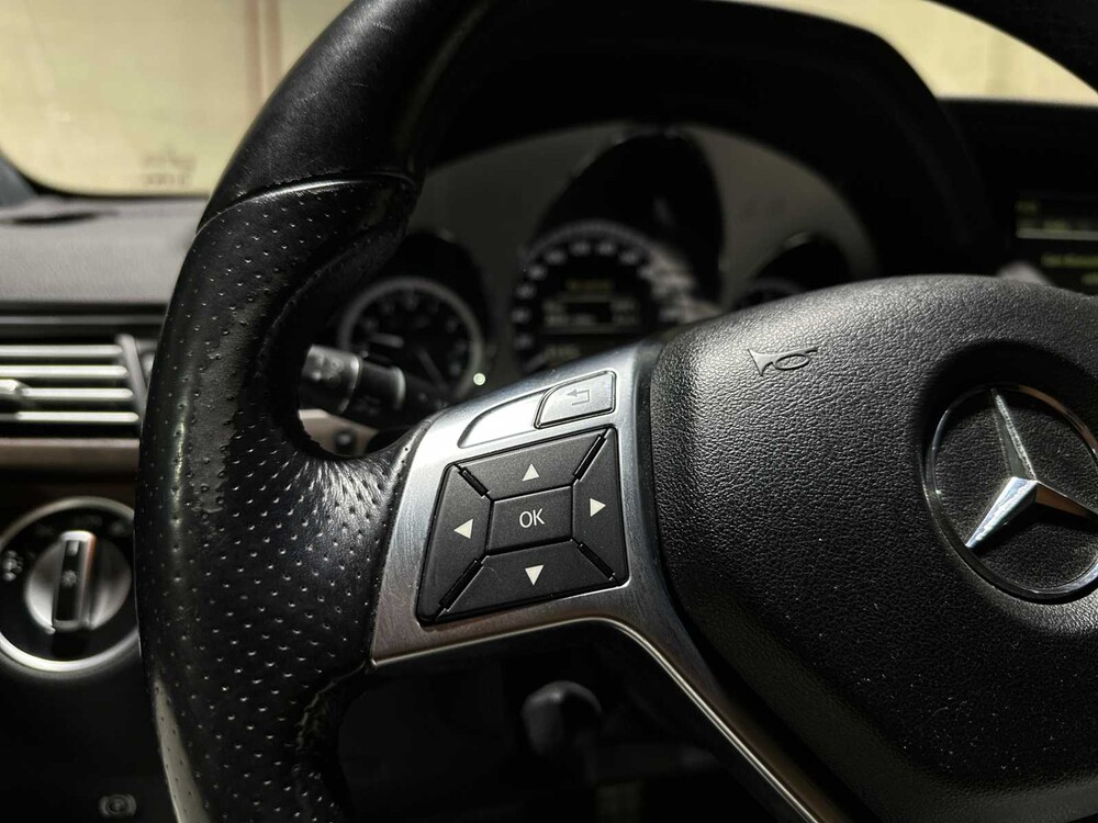 Mercedes-Benz E500 4.6 V8 Edition Sport AMG-Line 4Matic 408pk 2011 E-klasse, 83-XFS-9