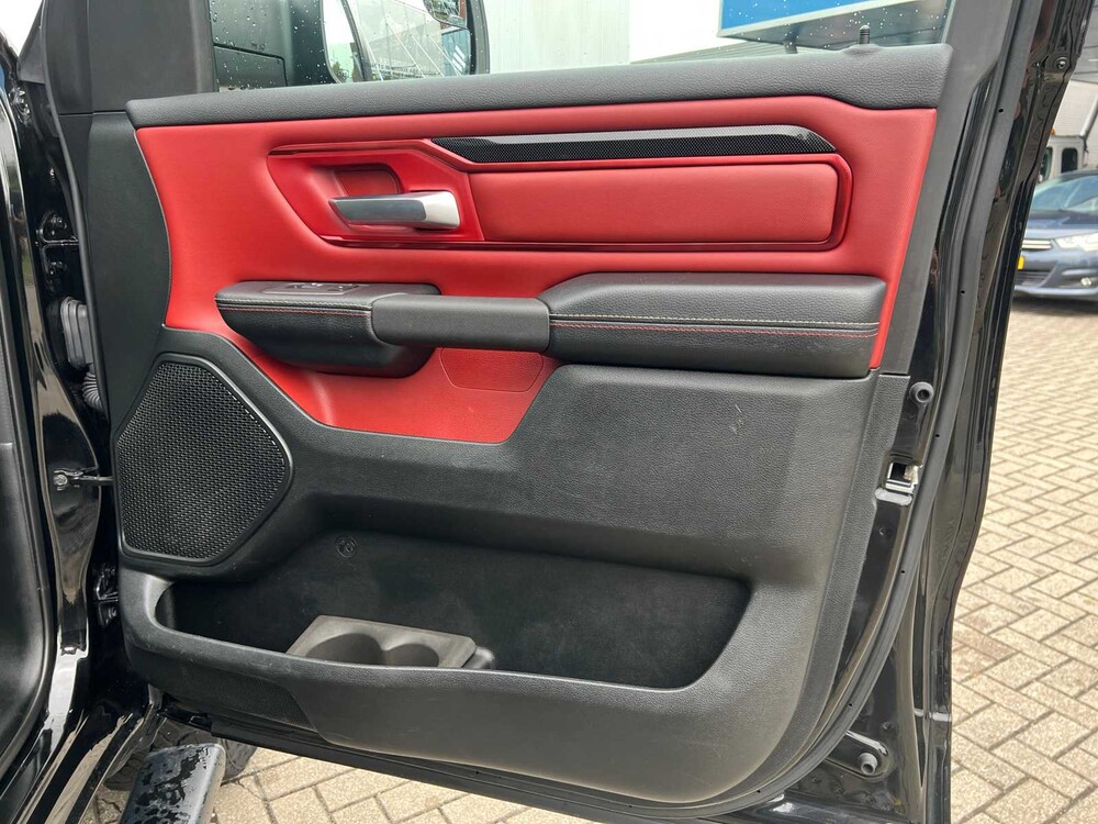 Dodge Ram 1500 5.7 V8 4x4 Crew Cab Limited 401pk 2018 Bedrijfswagen, V-24-HPG