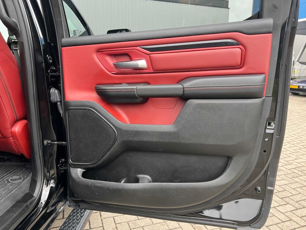 Dodge Ram 1500 5.7 V8 4x4 Crew Cab Limited 401pk 2018 Bedrijfswagen, V-24-HPG