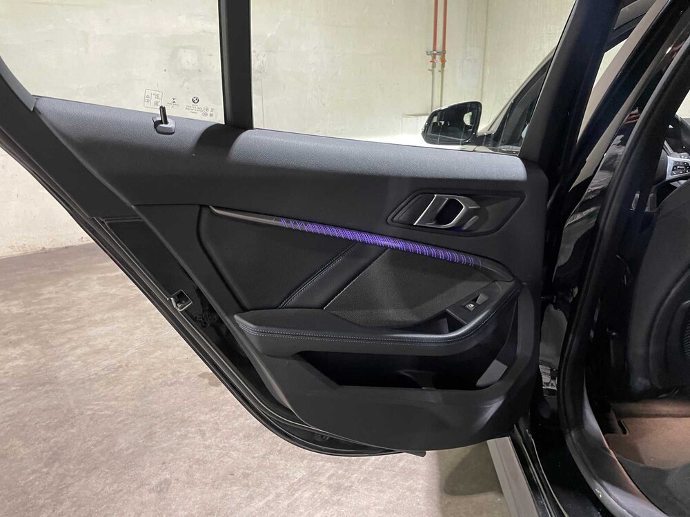 BMW M135i xDrive High Executive 306pk 2020 1-Serie F40, P-072-PH