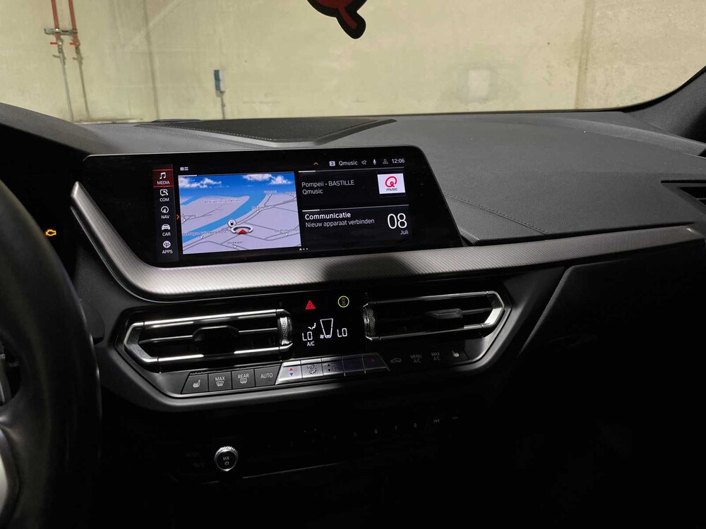 BMW M135i xDrive High Executive 306pk 2020 1-Serie F40, P-072-PH