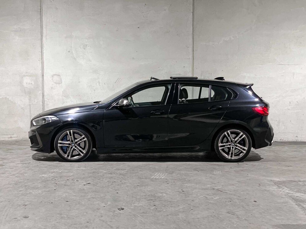 BMW M135i xDrive High Executive 306pk 2020 1-Serie F40, P-072-PH