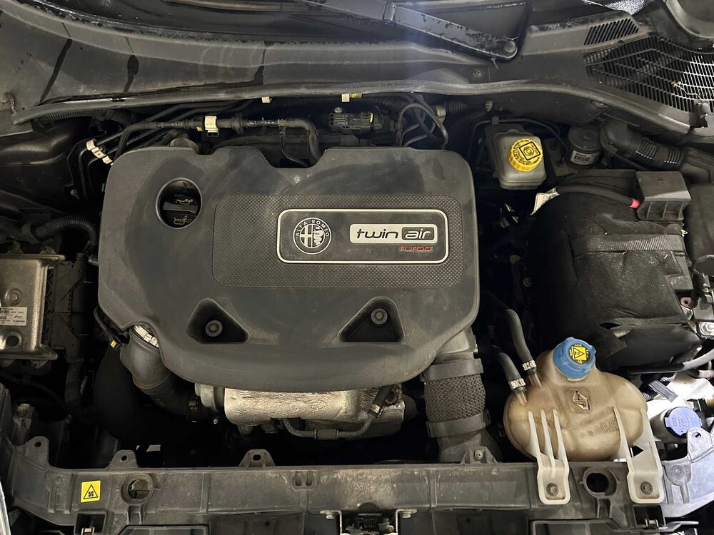 Alfa Romeo MiTo 0.9 Twin Air Esclusivo 101pk 2014, 6-XST-86