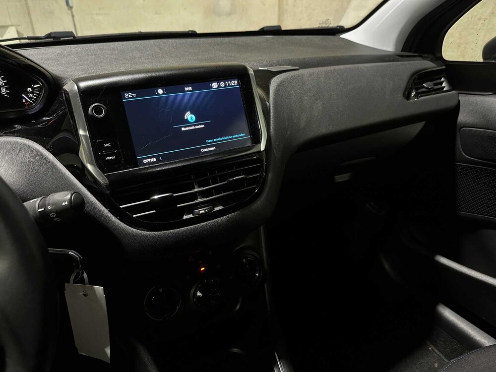 Peugeot 208 1.2 PureTech Signature 83pk 2019, XR-330-V