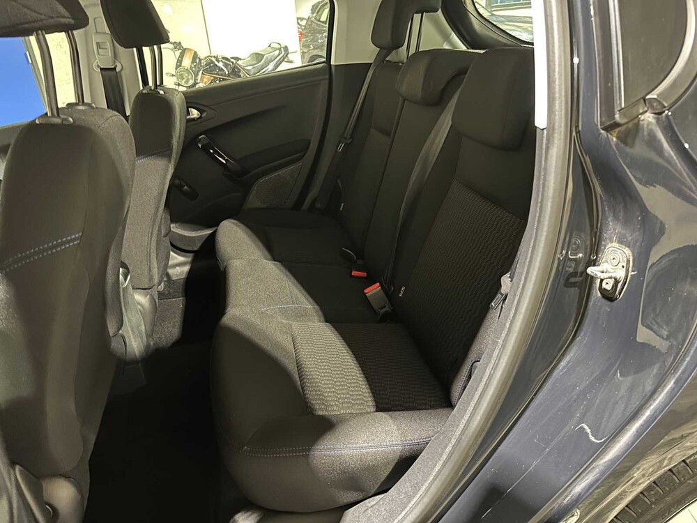 Peugeot 208 1.2 PureTech Signature 83pk 2019, XR-330-V