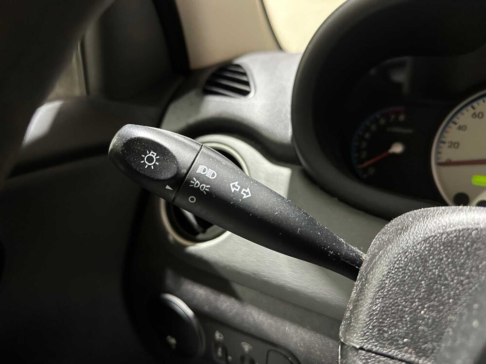 Hyundai i10 1.25i Dynamic Cool 77pk 2010, 76-LDD-4