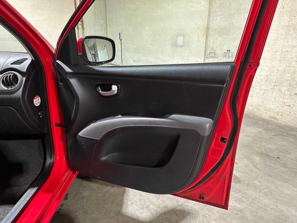 Hyundai i10 1.25i Dynamic Cool 77pk 2010, 76-LDD-4